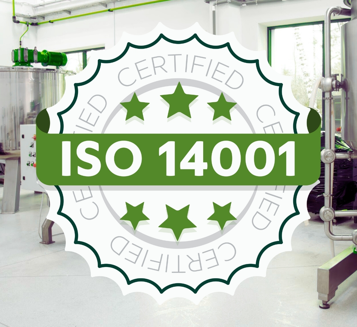 Zespół Passage Cosmetics Laboratory pracujący w nowoczesnym zakładzie produkcyjnym – symbol zaangażowania w zrównoważony rozwój i certyfikację ISO 14001 